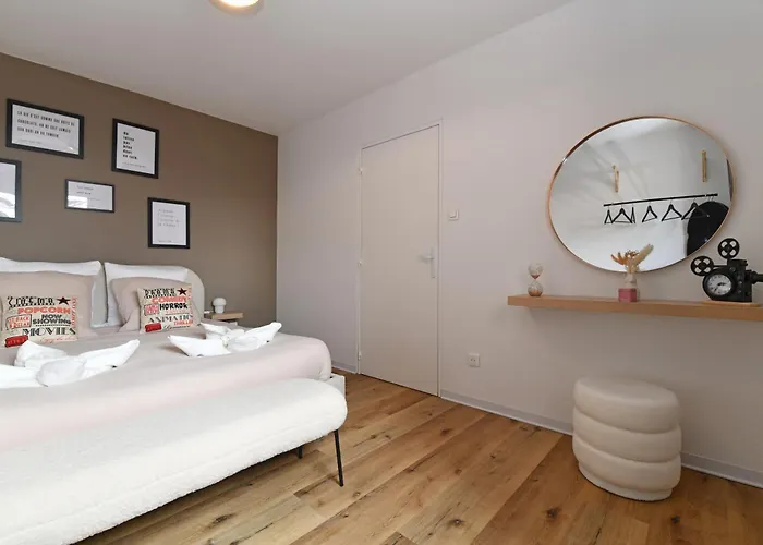 Le Cineaste • Hypercentre • A Theme * Colmar