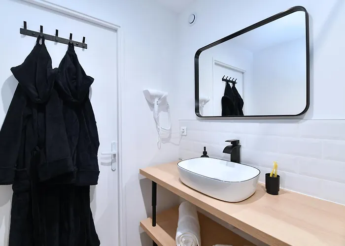 Le Cineaste • Hypercentre • A Theme Apartment *